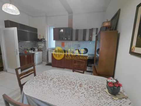 Prodaja, četvorosoban stan, 110m², Zemun Centar, Zemun Sve Podlokacije - image 6