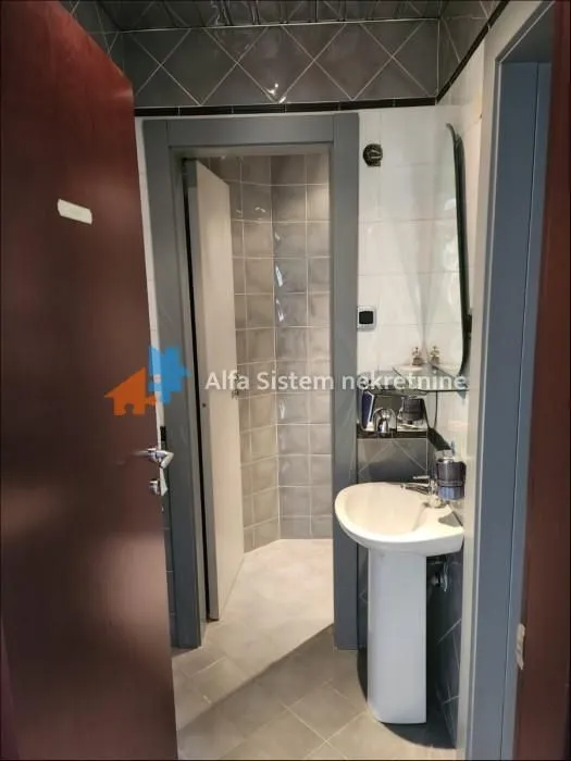 Rent, office space, 300m², Bezanijska Kosa 1, Bežanijska Kosa Sve Podlokacije