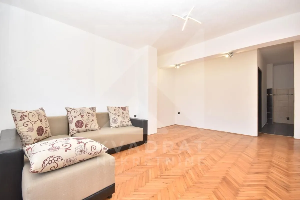 Izdavanje, dvosoban stan, 70m², Gornja Gorica, Podgorica