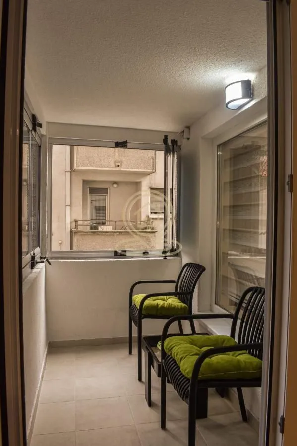 Izdavanje, dvosoban stan, 78m², Južni Bulevar, Vračar Sve Podlokacije