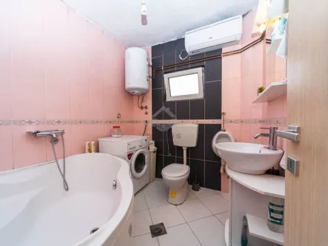 Prodaja, dvosoban stan, 150m², Stari Aerodrom, Podgorica - image 9