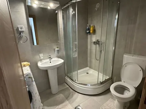 Izdavanje, dvosoban stan, 66m², Stari Aerodrom, Podgorica - image 9