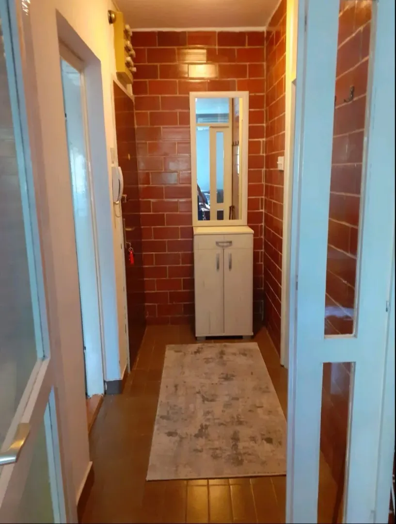 Izdavanje, jednosoban stan, 45m², Blok 6, Podgorica