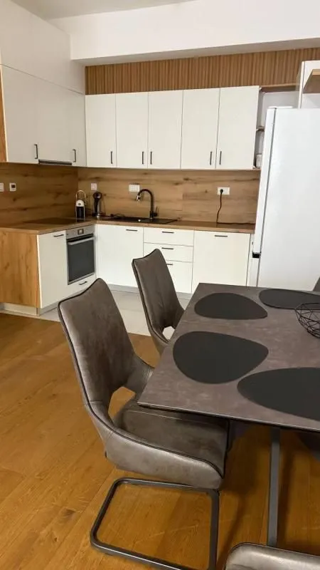 Prodaja, dvosoban stan, 80m², Bar, Crna Gora