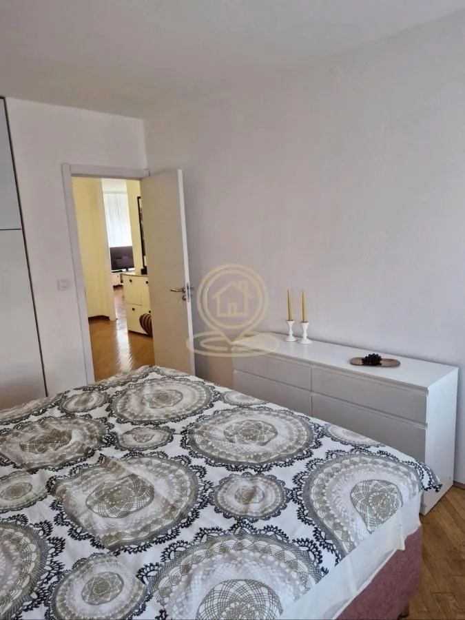 Izdavanje, četvorosoban stan, 104m², Vračar Hram, Vračar Sve Podlokacije