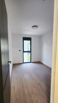 Izdavanje, trosoban stan, 111m², Vezirov Most, Podgorica - image 5
