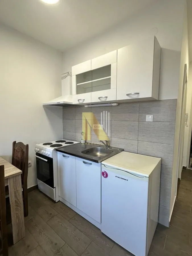 Izdavanje, garsonjera, 24m², Nova Detelinara, Novi Sad Sve Podlokacije
