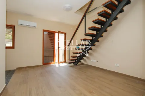 Rent, one bedroom apartment, 35m², Stara Varoš, Podgorica - image 2