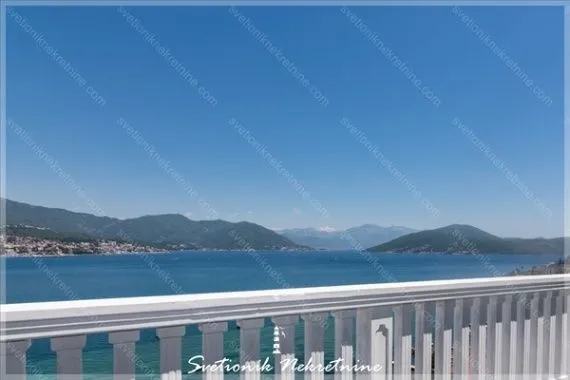 Prodaja, dvosoban stan, 93m², Njivice, Herceg Novi