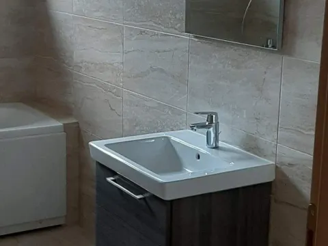 Prodaja, četvorosoban stan, 171m², Dobrota, Kotor - image 18