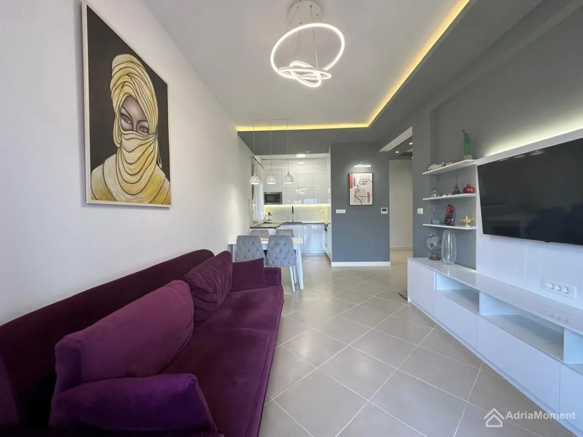 Prodaja, jednosoban stan, 54m², Dobrota, Kotor