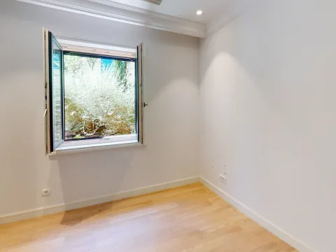 Sale, two bedroom apartment, 124m², Kotor, Crna Gora - image 9