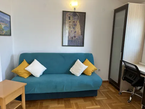 Izdavanje, dvosoban stan, 47m², Bečići, Budva - image 9