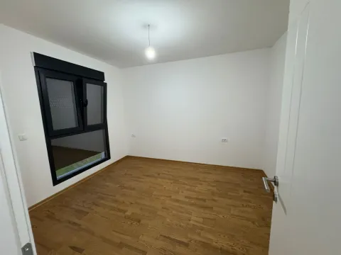 Rent, two bedroom apartment, 55m², City Kvart, Podgorica - image 4