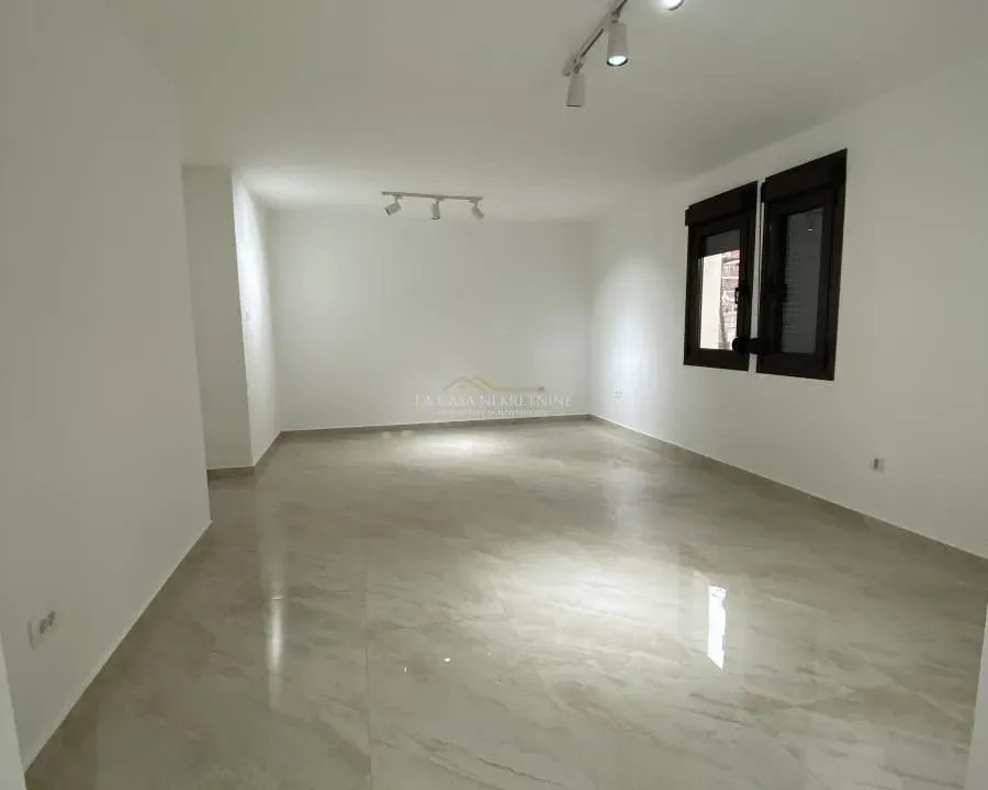 Izdavanje, poslovni prostor, 90m², Masline, Podgorica