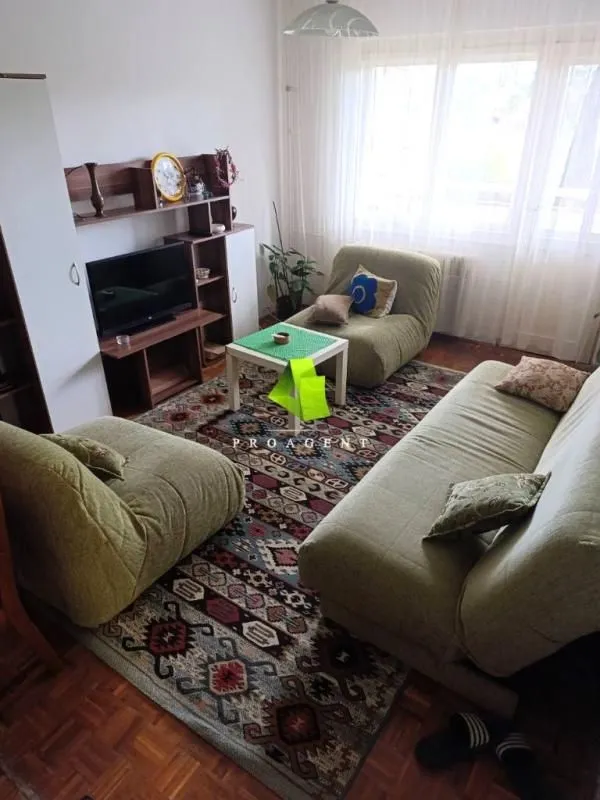 Izdavanje, trosoban stan, 70m², Palilula, Niš
