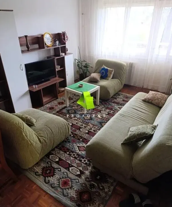 Izdavanje, trosoban stan, 70m², Palilula, Niš