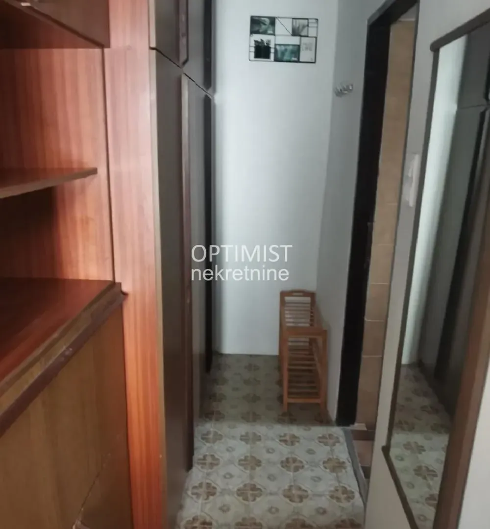 Izdavanje, dvosoban stan, 46m², Zemun Gornji Grad, Zemun Sve Podlokacije