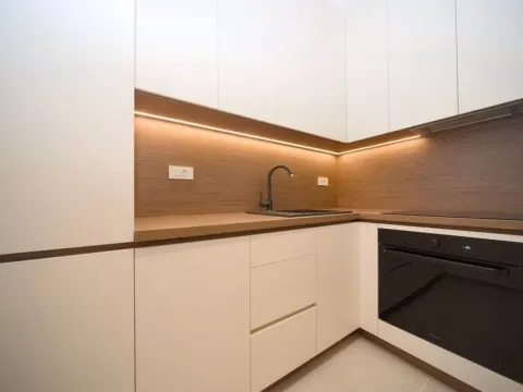 Izdavanje, jednosoban stan, 50m², City Kvart, Podgorica - image 3