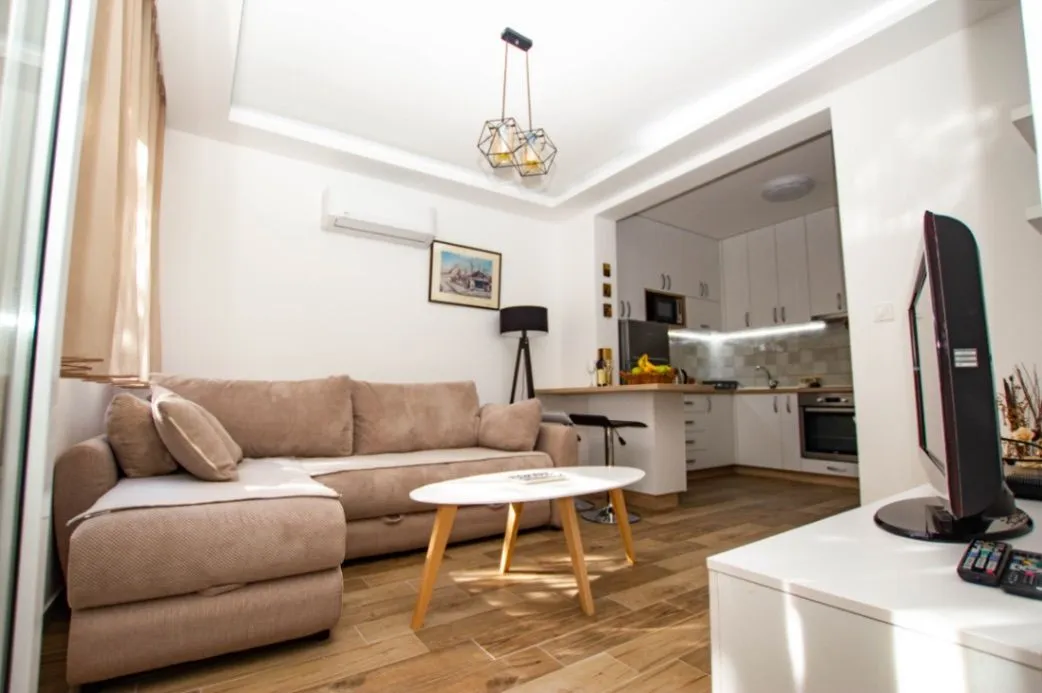 Daily-rent, one bedroom apartment, 50m², Centar, Bar
