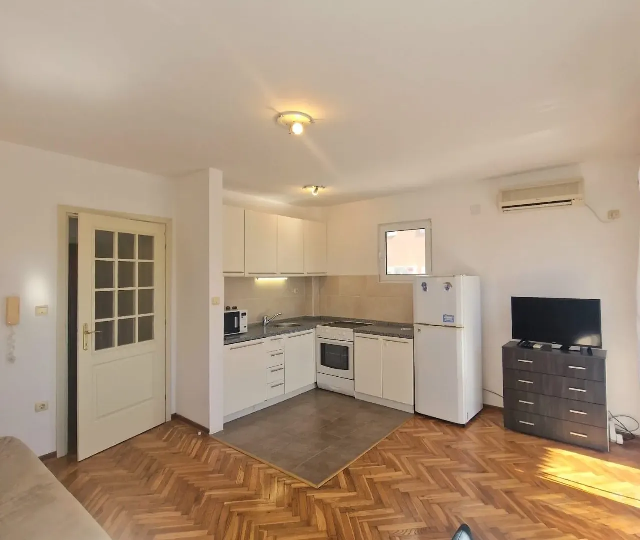 Sale, one bedroom apartment, 48m², Petrovac, Budva