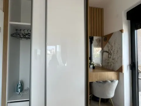 Sale, one bedroom apartment, 54m², Bečići, Budva - image 2