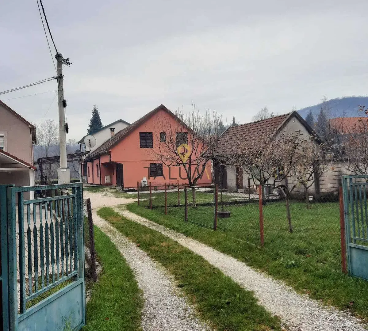Sale, house, 220m², Humci, Cetinje