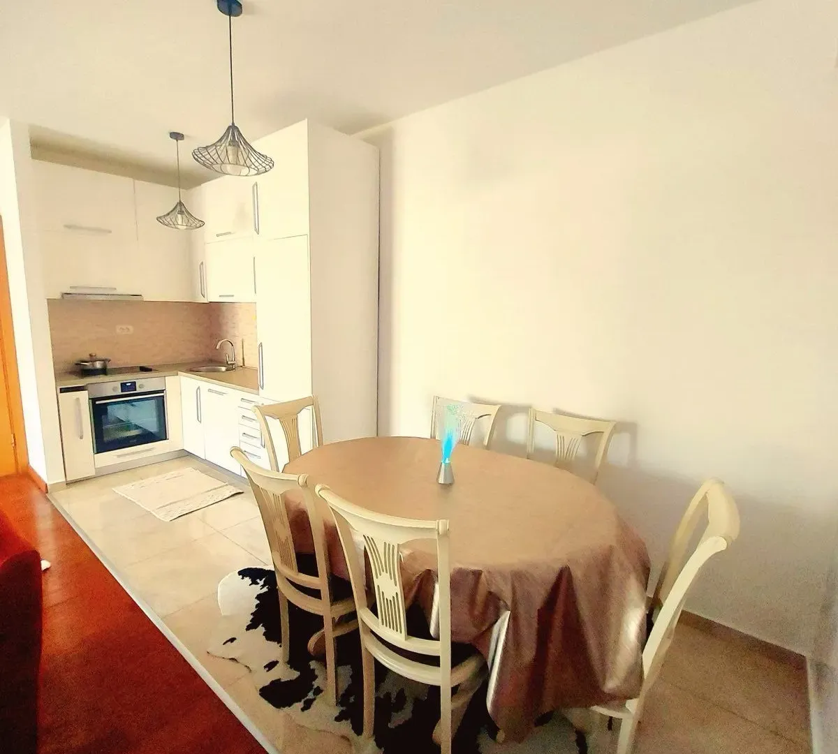 Izdavanje, dvosoban stan, 65m², Ljubović, Podgorica