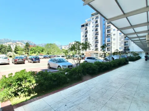 Daily-rent, one bedroom apartment, 51m², Centar, Bar - image 14