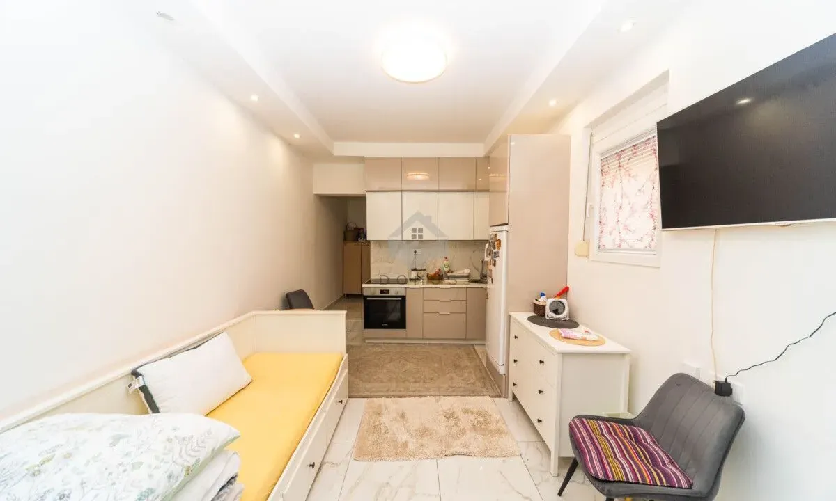 Izdavanje, stan, 20m², Stari Aerodrom, Podgorica