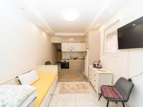 Izdavanje, stan, 20m², Stari Aerodrom, Podgorica - image 1