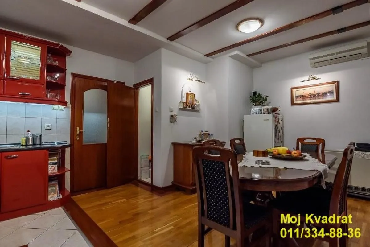 Sale, four bedroom apartment, 105m², Stari Grad, Beograd
