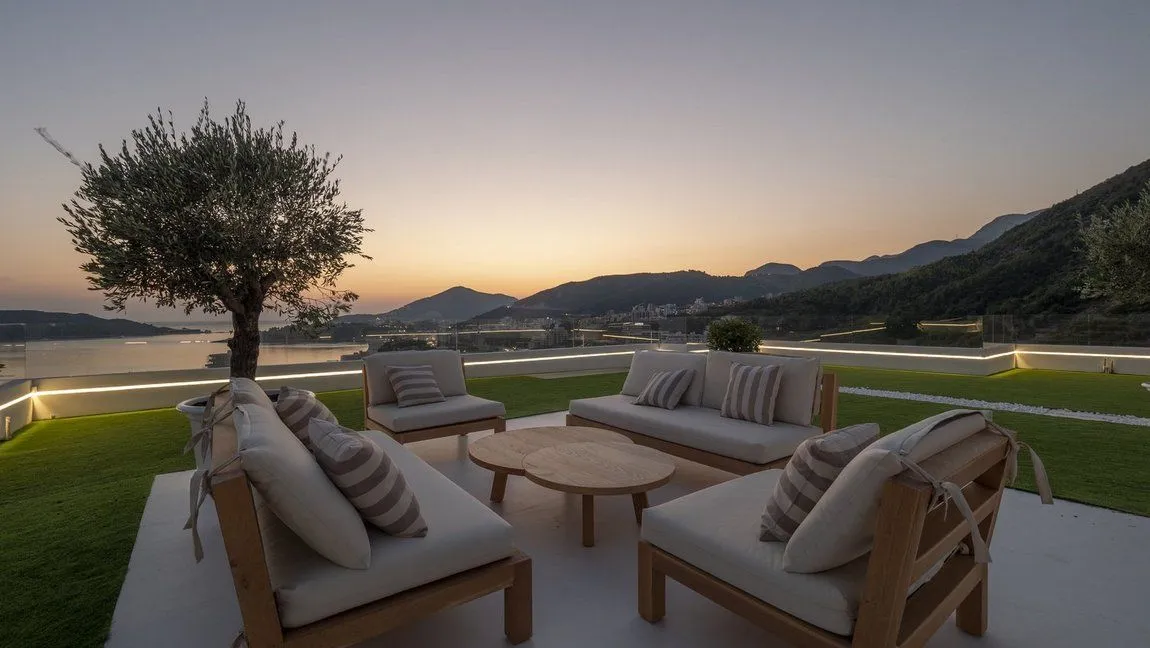 Prodaja, stan, 1000m², Rafailovići, Budva