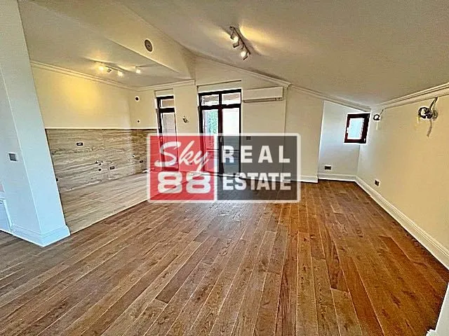 Rent, four bedroom apartment, 173m², Senjak, Beograd