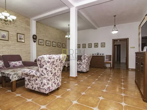 Prodaja, kuća, 400m², Danilovgrad, Crna Gora - image 11