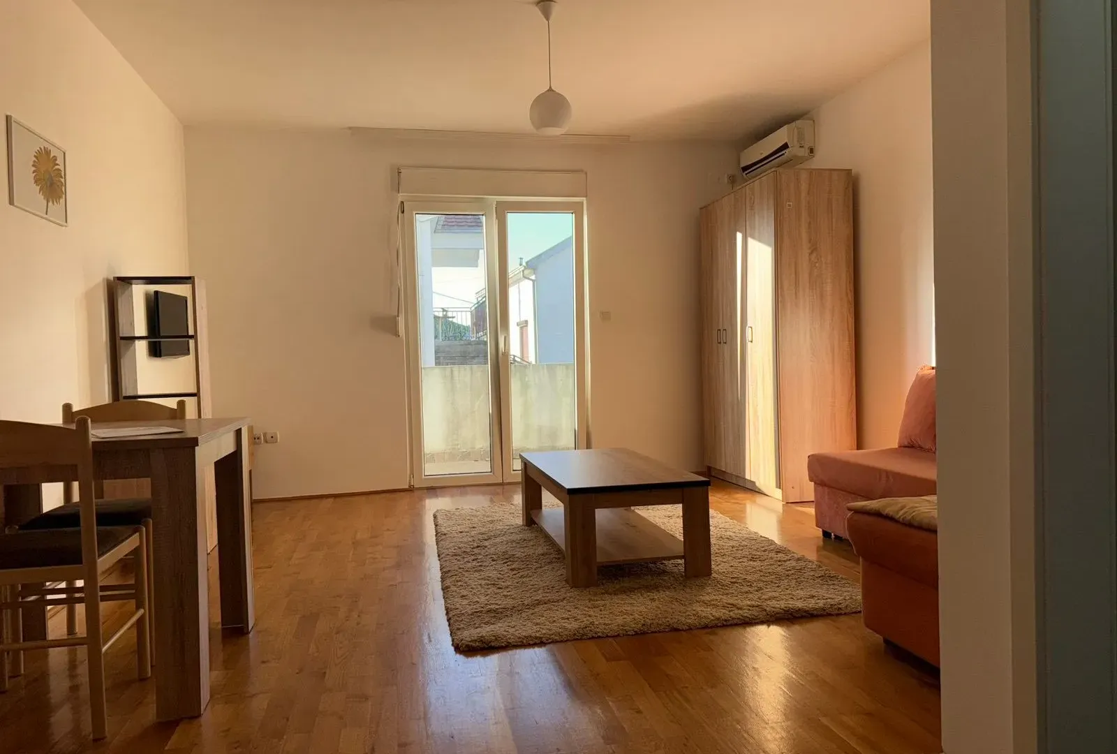 Izdavanje, jednosoban stan, 33m², Zagorič, Podgorica