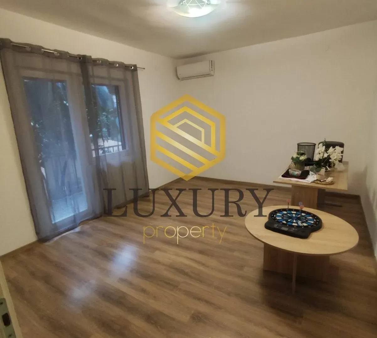Izdavanje, dvosoban stan, 90m², Gorica C, Podgorica