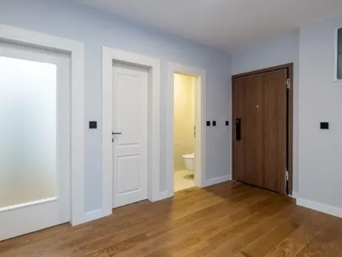 Izdavanje, trosoban stan, 163m², Preko Morače, Podgorica - image 6