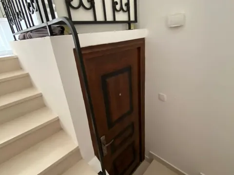 Sale, four bedroom apartment, 82m², Sveti Stefan, Budva - image 26