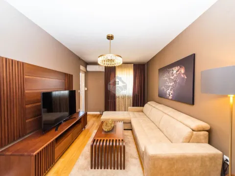 Izdavanje, jednosoban stan, 48m², Central Point, Podgorica - image 3