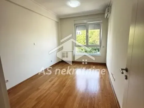 Izdavanje, četvorosoban stan, 155m², Senjak, Beograd - image 10
