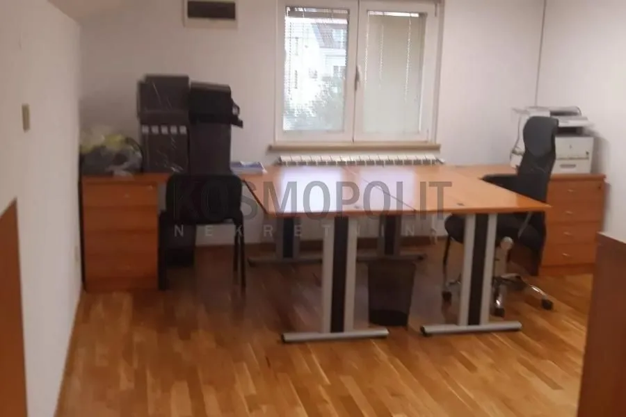 Prodaja, četvorosoban stan, 140m², Zemun Centar, Zemun Sve Podlokacije