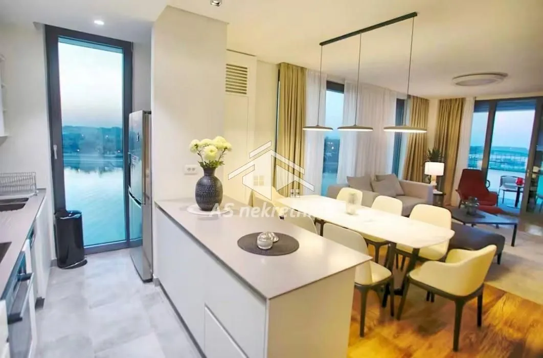 Izdavanje, četvorosoban stan, 142m², Savski Venac, Beograd