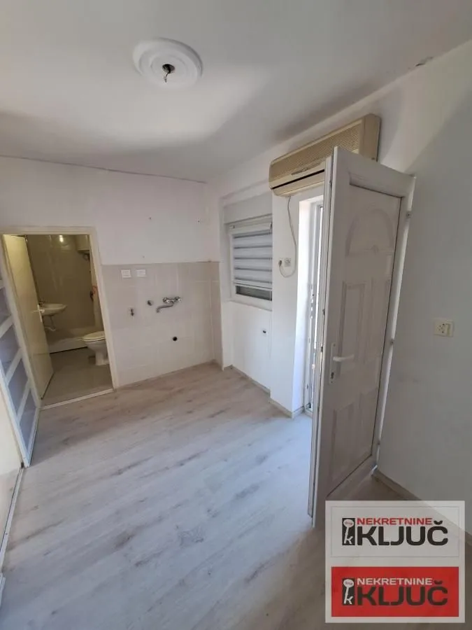 Prodaja, jednosoban stan, 29m², Podbara, Novi Sad Sve Podlokacije