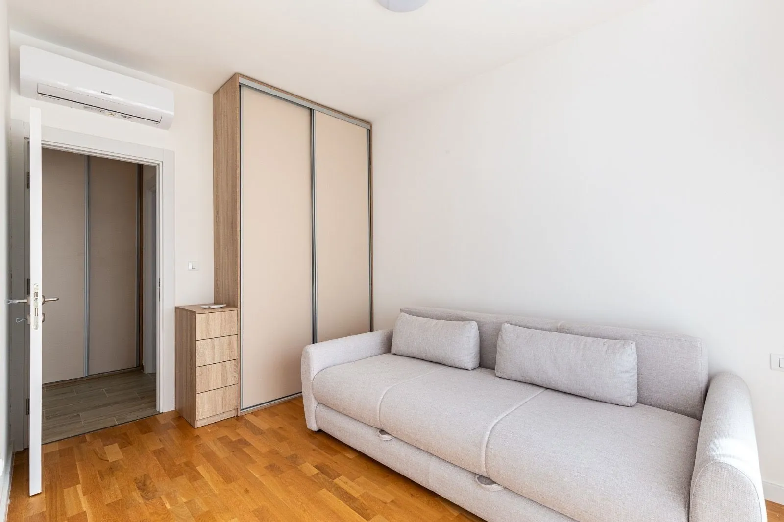 Sale, one bedroom apartment, 38m², Bečići, Budva