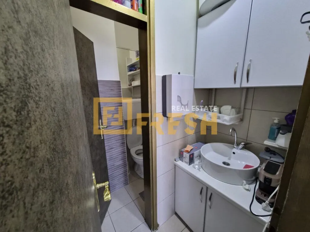 Sale, office space, 60m², Pejton, Podgorica
