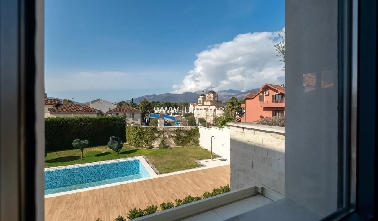 Prodaja, dvosoban stan, 103m², Centar, Tivat