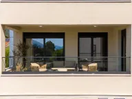 Rent, three bedroom apartment, 85m², Tivat, Crna Gora - image 2