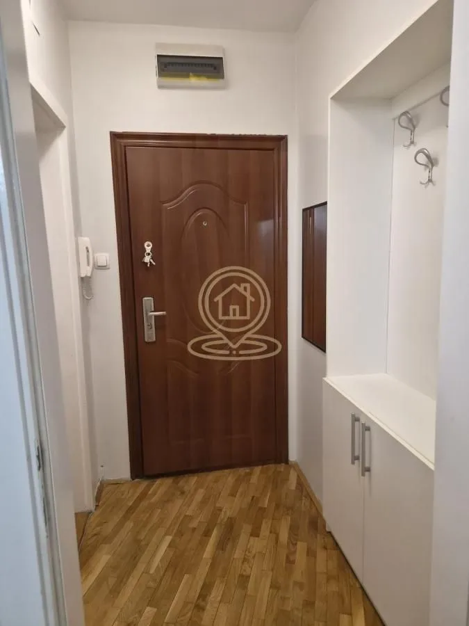 Izdavanje, trosoban stan, 73m², Salajka, Novi Sad Sve Podlokacije