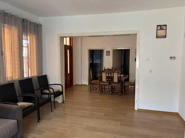 Prodaja, kuća, 103m², Centar, Inđija